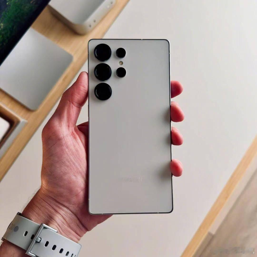 尾巴生活三星 Galaxy S25Ultra，一如既往的舒服来自：户舟 ​​​