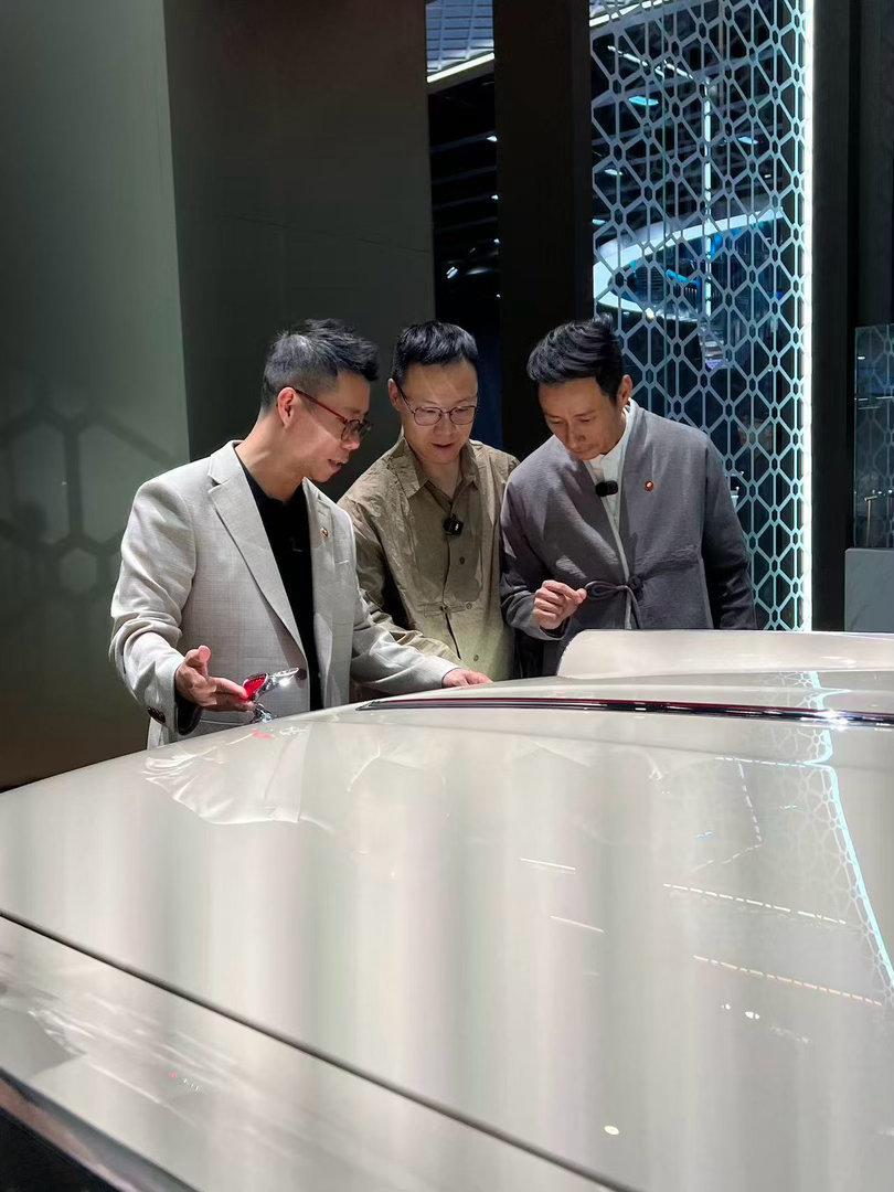 这次北京车展，做了一件极其长见识的事。托我司有金葵花国雅车主的福，我也是有幸参加