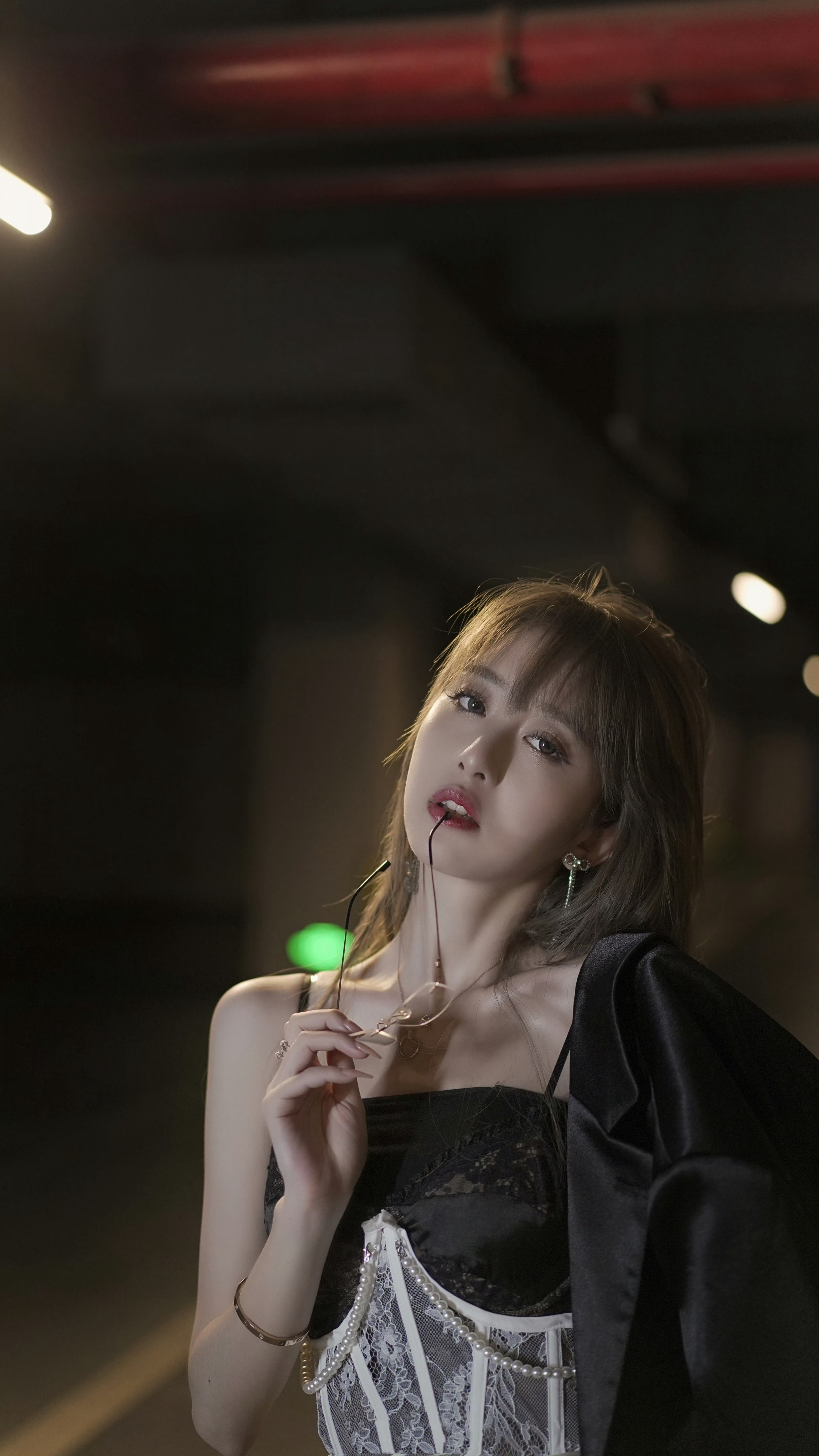 卓仕琳黑丝大长腿 