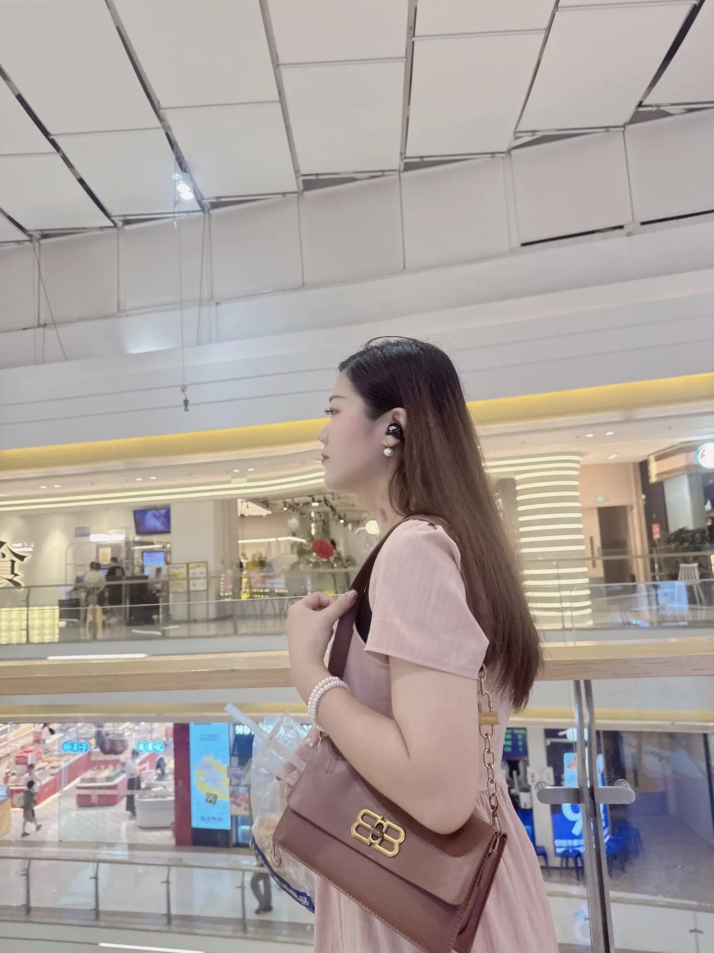 恋爱虽易，婚姻不易，且行且珍惜🌺。