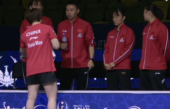 中国队3-0横扫泰国队，晋级乒乓球亚锦赛女团半决赛