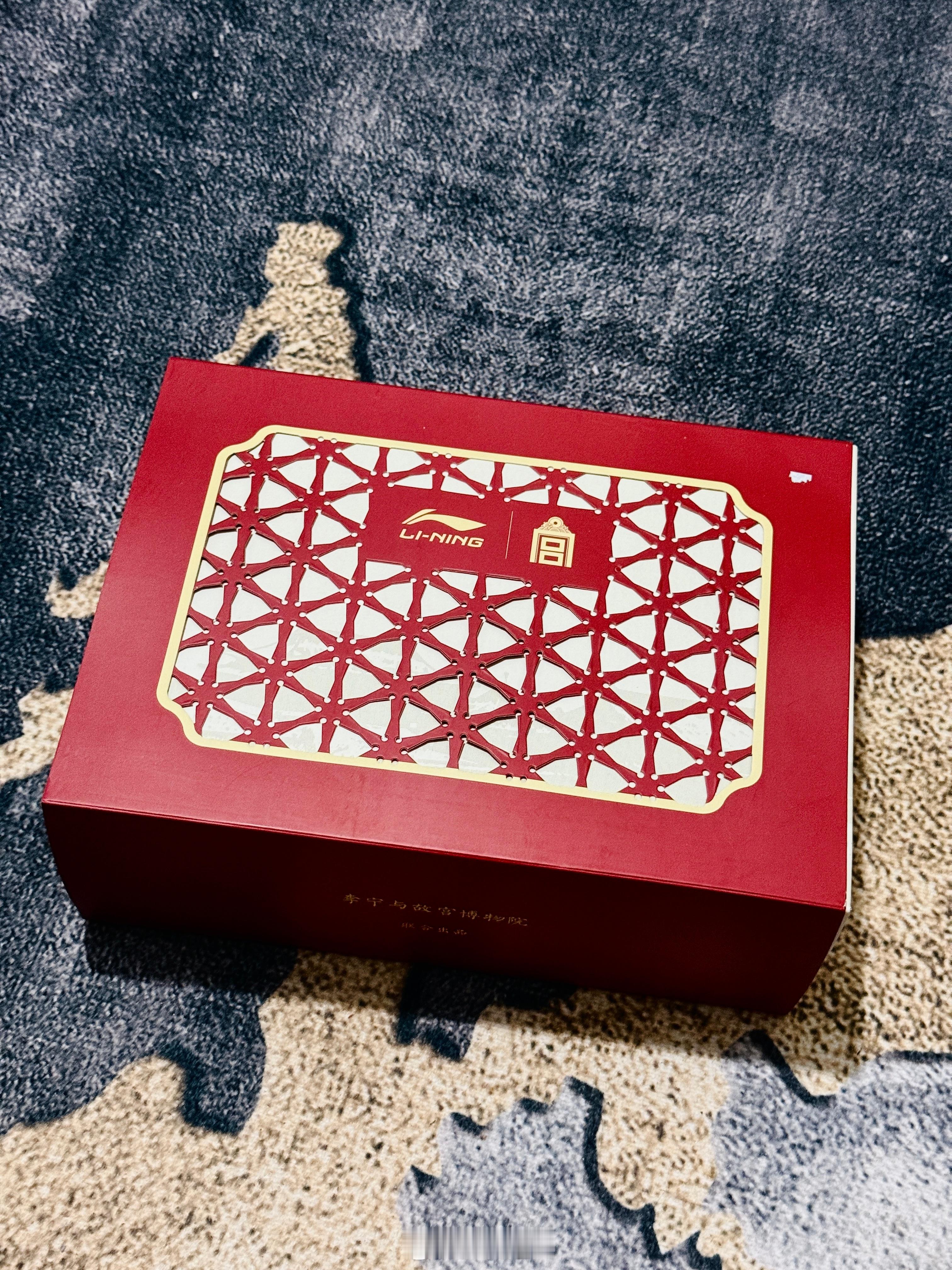 感谢李宁篮球。刚刚收到了驭帅20「故宫」联名版本，这也是瀚森在NBA常规赛首秀的