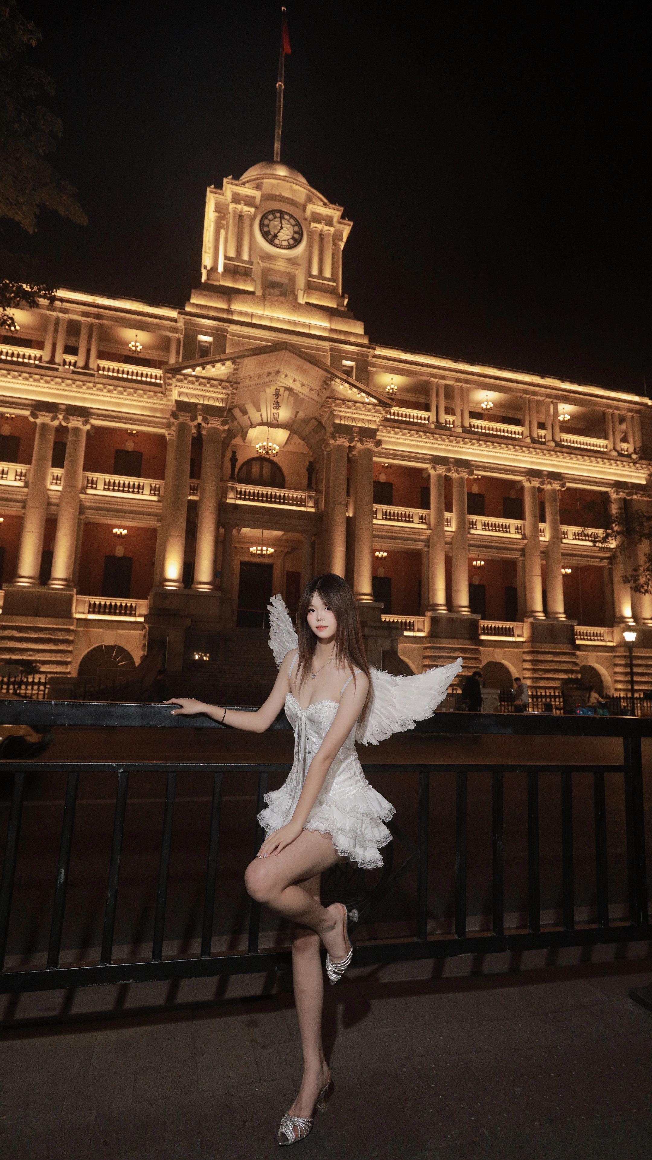 “见过你眼底的光，我便信了天使在人间”