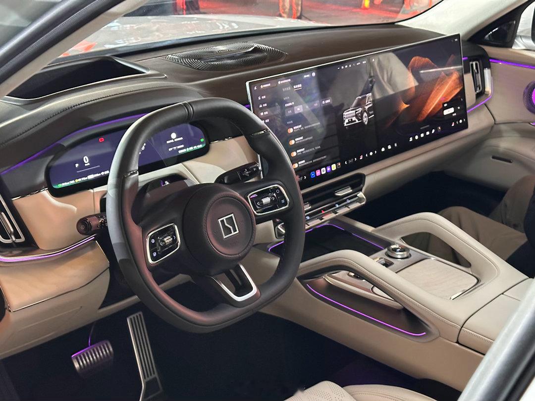 极氪8X马上要公布售价上市了，这台大5座SUV满足程度确实是超高的，007 GT