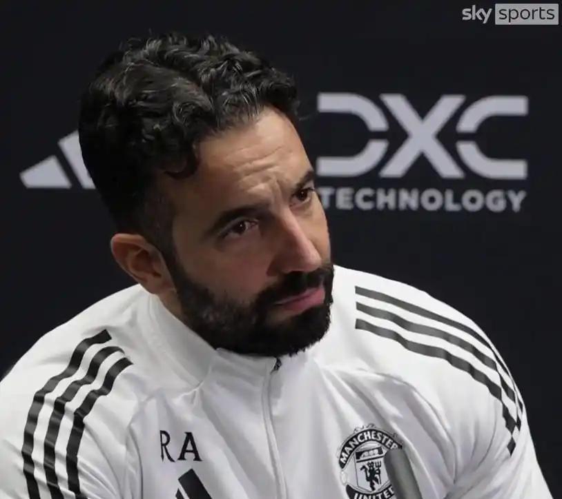 182场全勤后第一次缺席，曼联的进攻直接降级了。
你看数据：他每场跑12公里全队