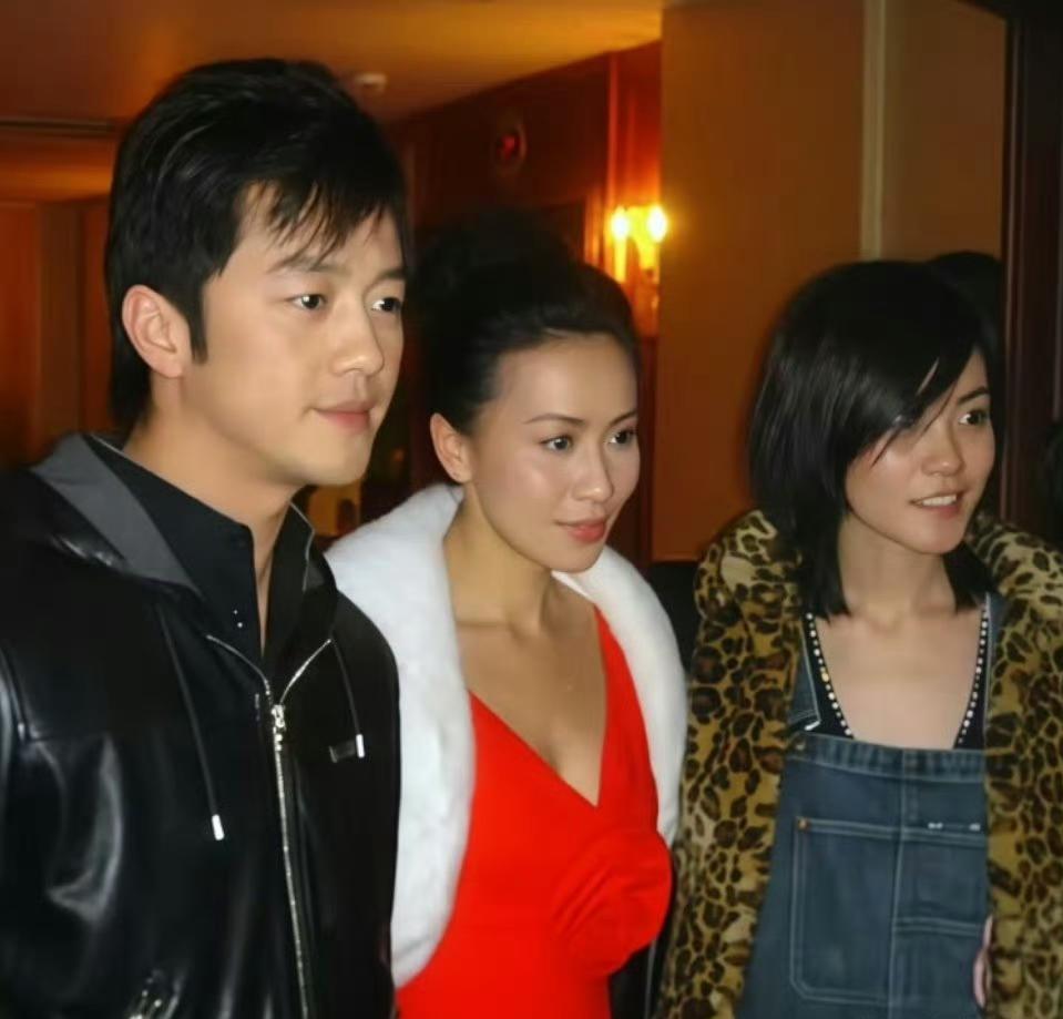 一个人过的幸福与否，
从她的精神面貌就能看出来
王菲和李亚鹏在一起的时候，
不仅