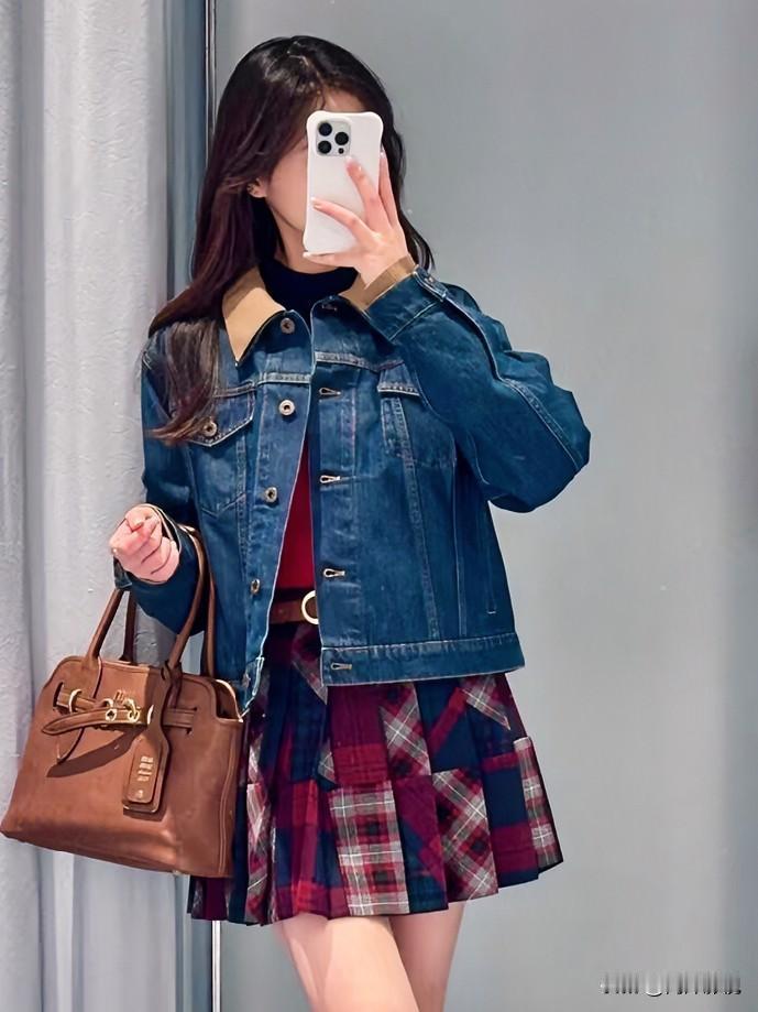 杨绛先生说：我从不后悔对任何人好，哪怕看错人，哪怕被辜负，哪怕撞南墙。因为我对你