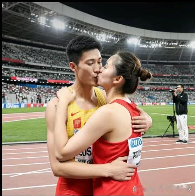 泳池里刚刚决出胜负，更大的焦点却在池边上演。在近日一场备受瞩目的4x100米混合