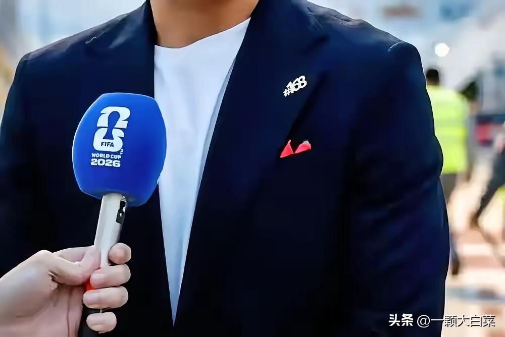 伊朗男足这波操作，直接把世界杯变成了全世界的聚光灯。全队上下从球员到官员，西装翻