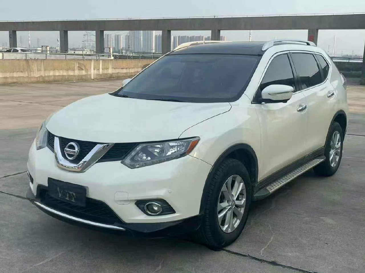 空间大，油耗低 2016年12月上牌的大奇骏一手车 9万公里 四条准新轮胎费用齐