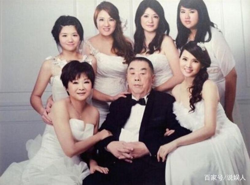 58岁伊能静最早名字叫吴静怡,因为父母离婚！她跟随母亲改嫁日本人！名字改伊能静随