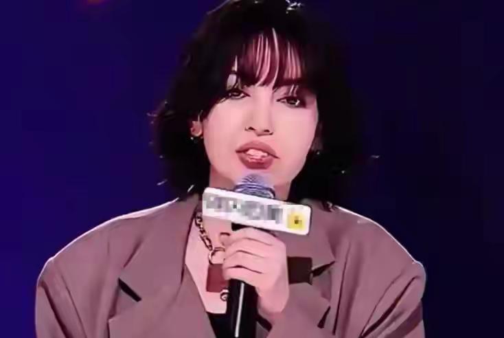 [吃瓜群众]为小帕说句公道话，她那些“发言”，多少有些自嘲和自我安慰的意味，不算