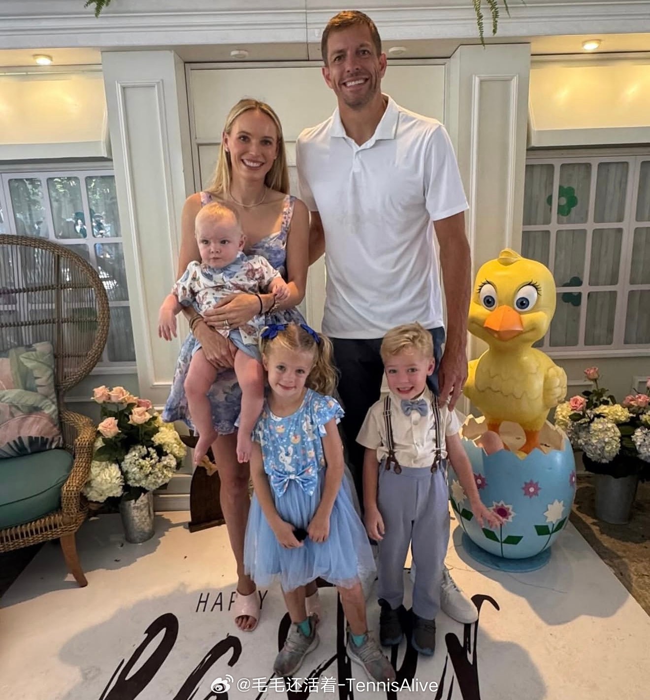 沃兹尼亚奇生三娃反而越来越少女了。 