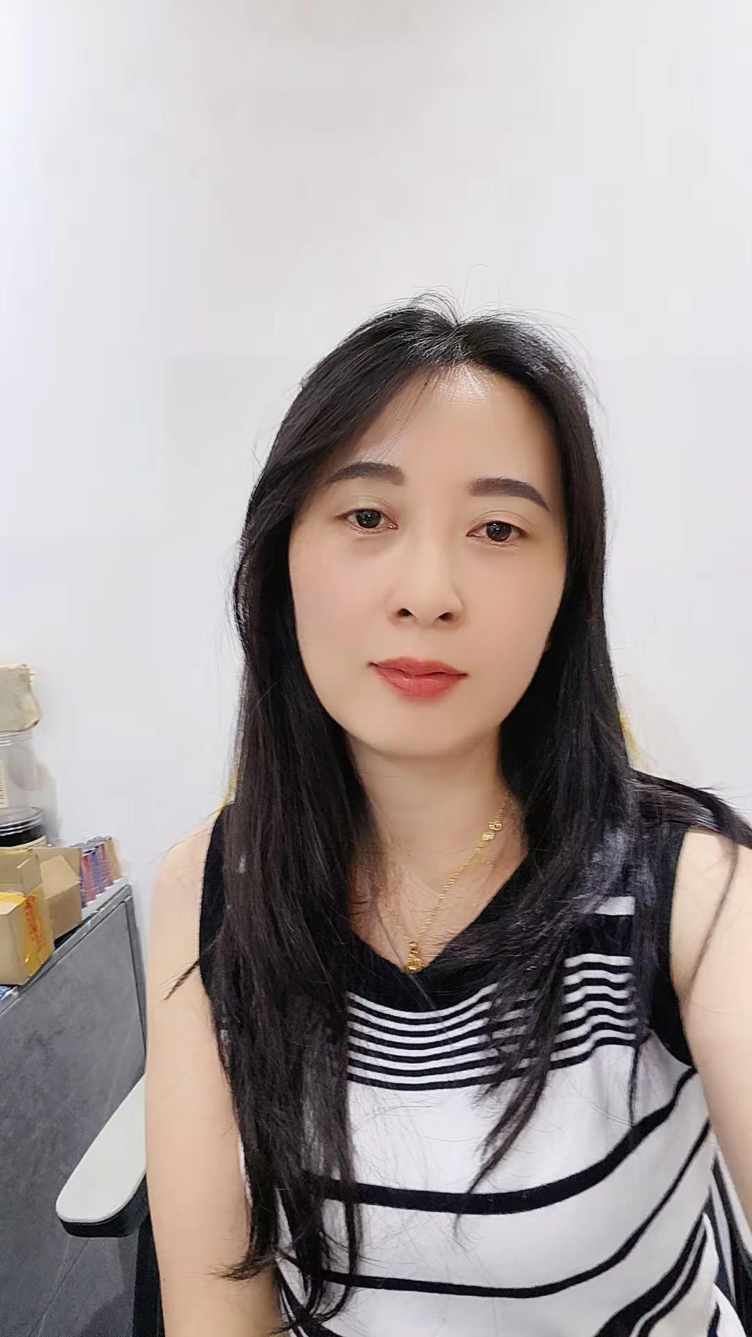 在这个谎言满天飞，  大饼随处画的世界里，如果有人什么都不图的真心待你，  你一