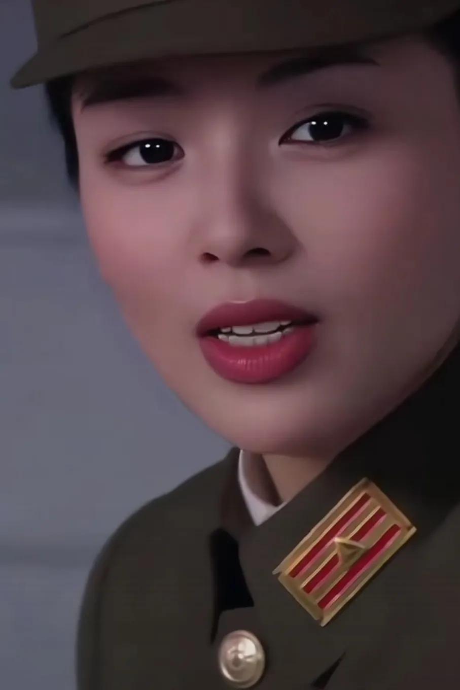 刘涛在影视剧中出演军统秘密特工，这抽烟的姿势真是绝了，尤其吞云吐雾，若美若仙，把