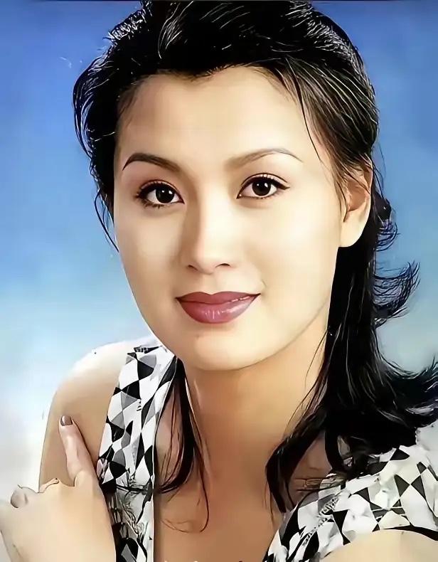 怀孕6个月执意离婚，独自养娃闯演艺圈

1994年，史兰芽怀孕六个月，挺着大肚子