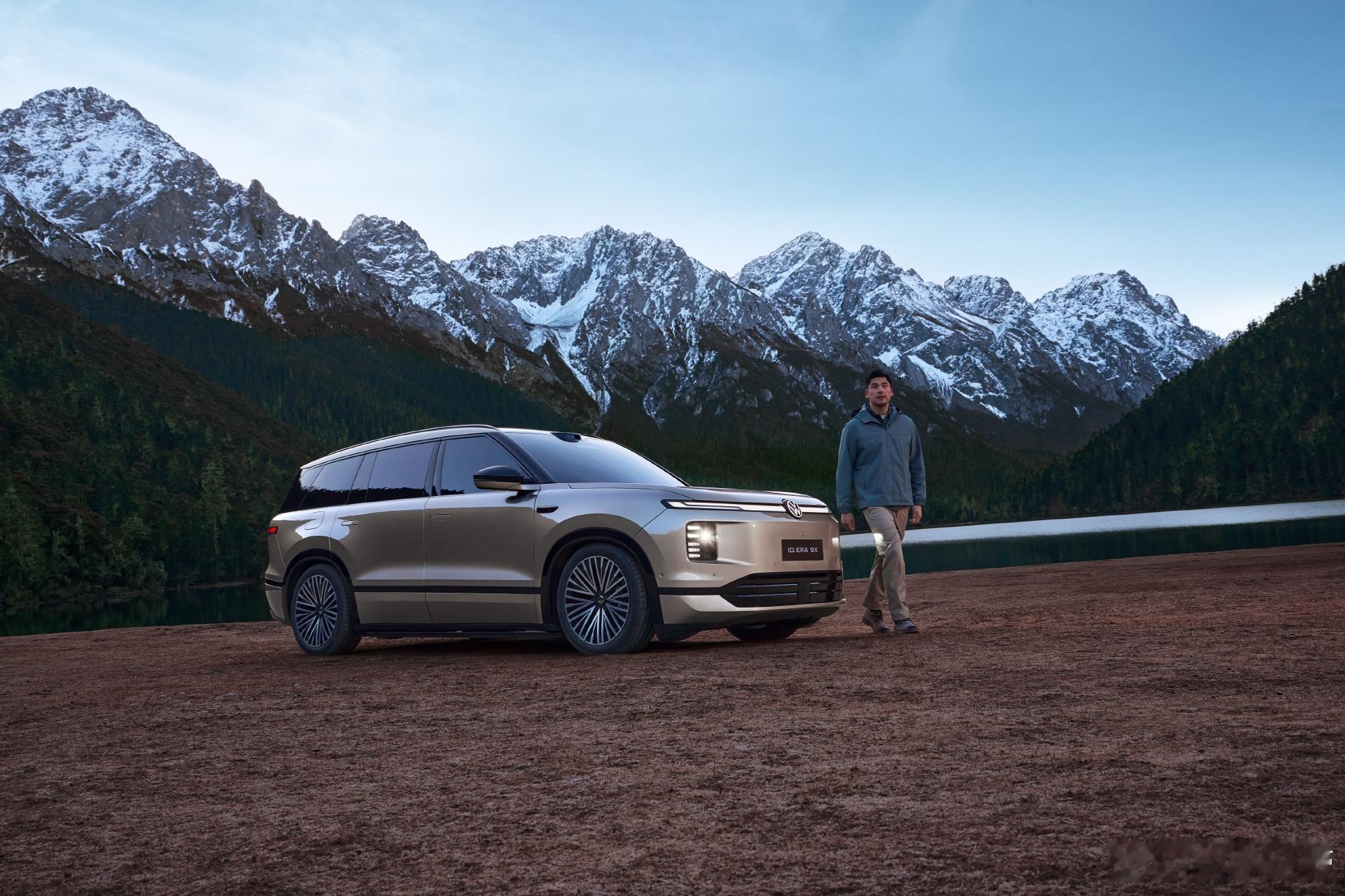 大众9X德系满级旗舰SUV  上汽大众ID. ERA 9X云栖智舱九屏交互系统引