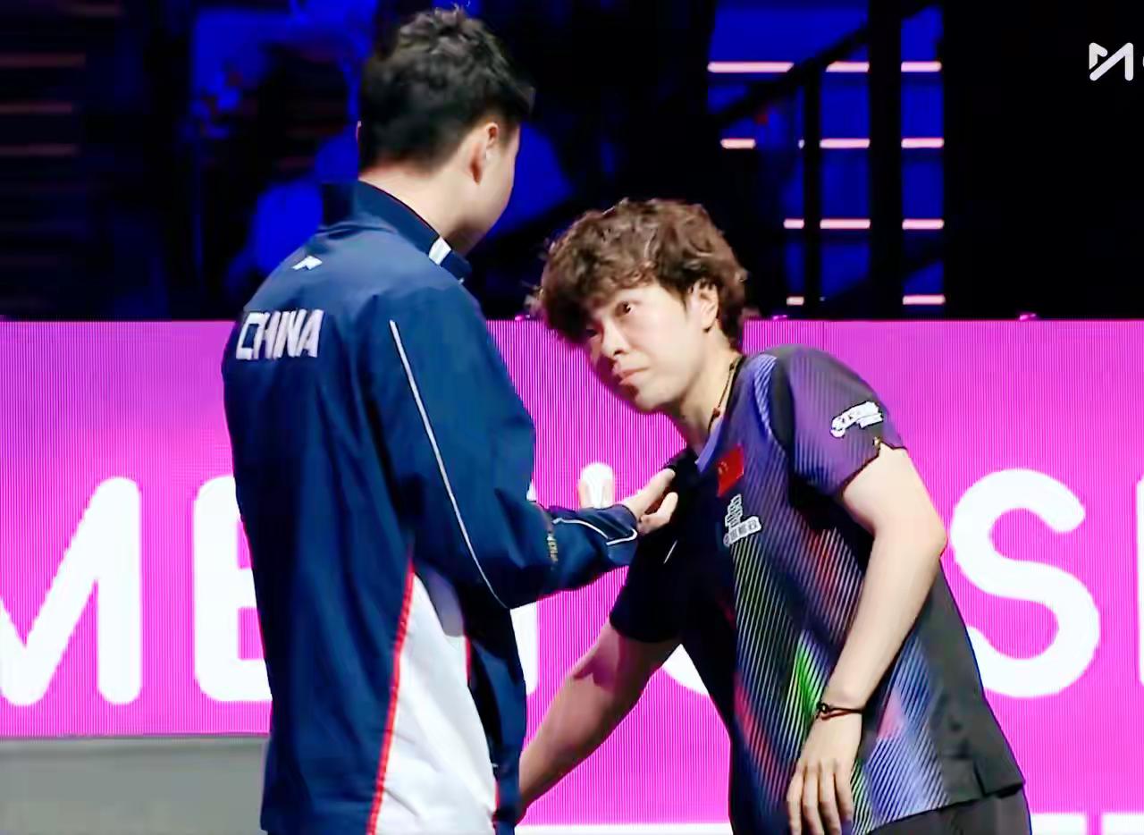 【澳门世界杯1/8决赛，王艺迪11-7张本美和，拿下第一局】两人交手多次，王艺迪