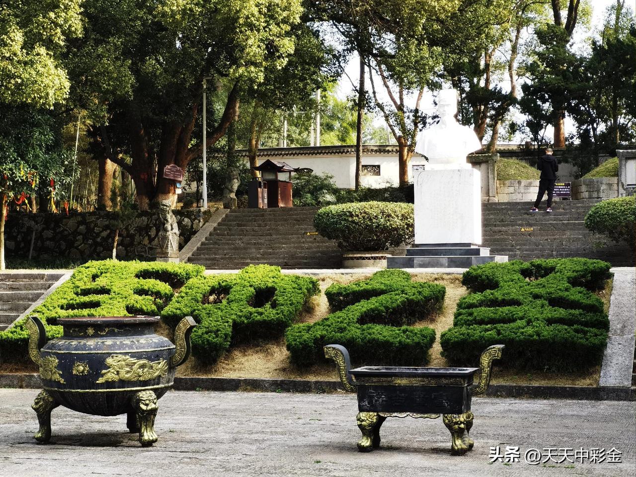 中医药文化深度疗愈

· 湖北·蕲春：这里是医圣李时珍故里，主打《本草纲目》文化