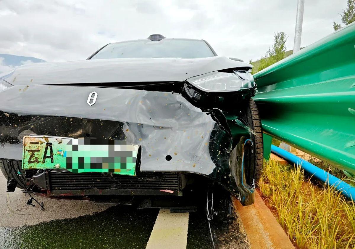 新闻舆论界的悲哀，问界新M5智驾未紧急制动撞死11只羊又上了热搜
最近有个事儿挺