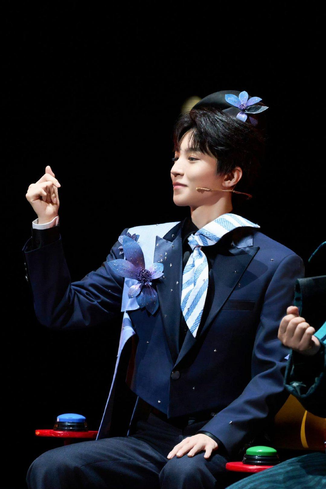 王俊凯趁世界还年青演出day2王俊凯拒绝随波逐流王俊凯话剧趁世界还年青演出day