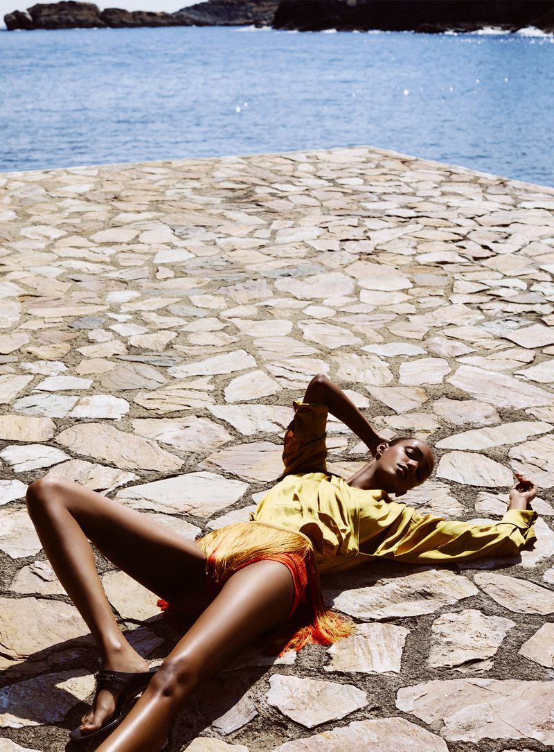 模特Muna Mahamed出镜意大利版《Vanity Fair》2026年5月