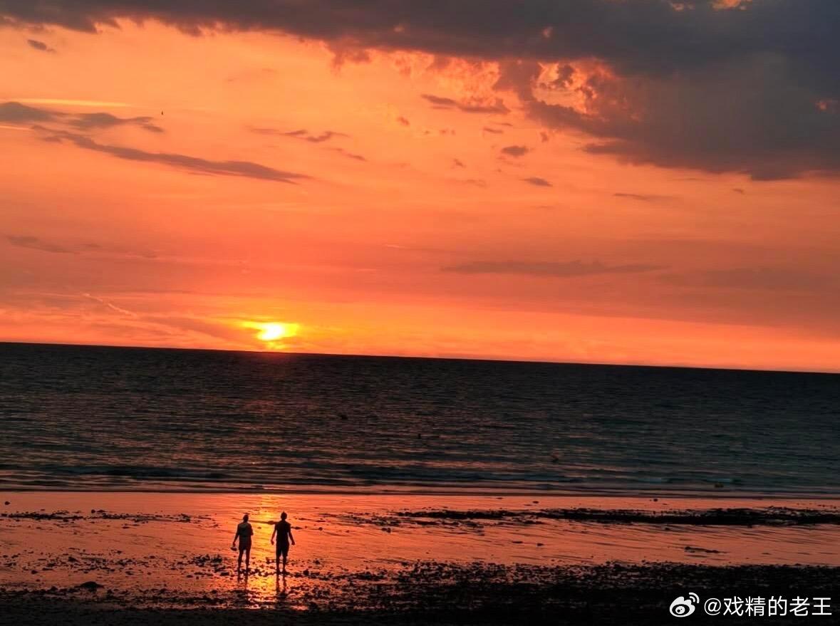 陈星旭这是去了Dior先生的故乡吗？分享这么美的风景照，如果我说我只关心有没有空