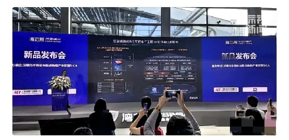 打脸来的太快了。
特朗普刚放狠话，要对中国“所有关键软件”实施出口管制，结果不到