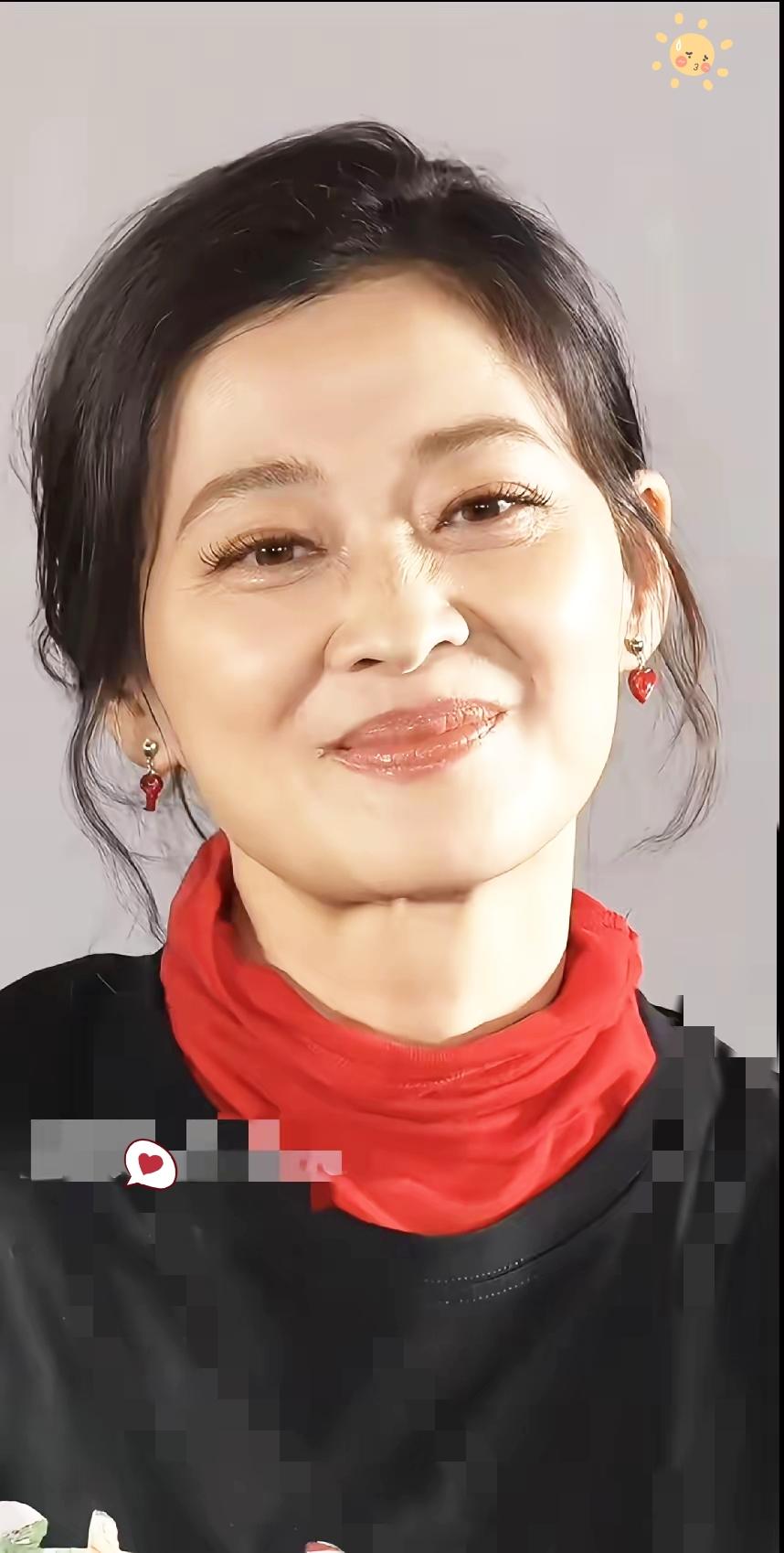 不得不说，梅婷眼角的细纹黑眼圈，直接浇灭了我买天价眼霜的执念！

贵价眼霜吹得天