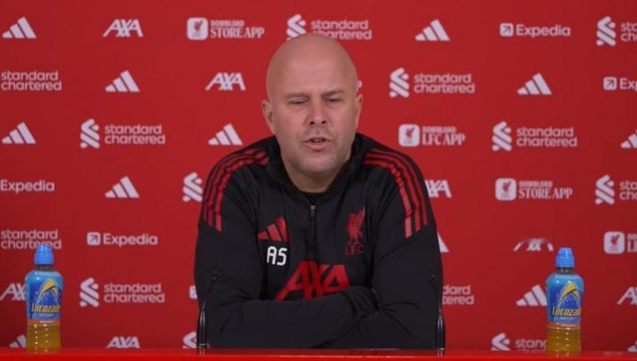 斯洛特：今天会和萨拉赫谈谈，对话将决定明天的结果    英超第16轮，利物浦vs