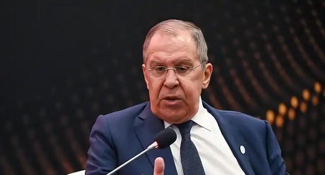 拉夫罗夫：“俄罗斯历史上第一次孤军奋战，对抗整个西方世界。第一次世界大战和第二次