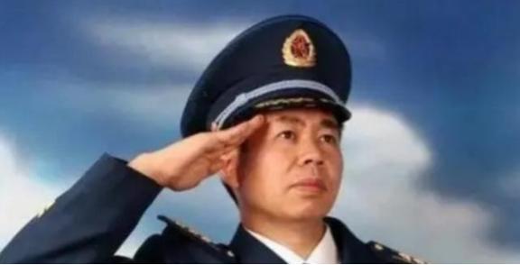 中国战略家戴旭曾说：美国的国土安全距离超过8000公里，中国却是0公里，为什么？