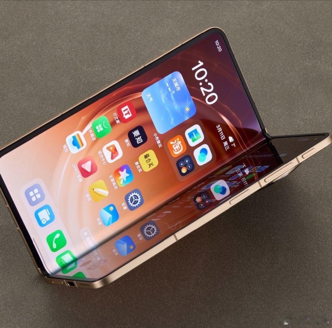 有消息称苹果 iPhone Fold 和竞品阔折叠将采用“无痕铰链”方案，技术类