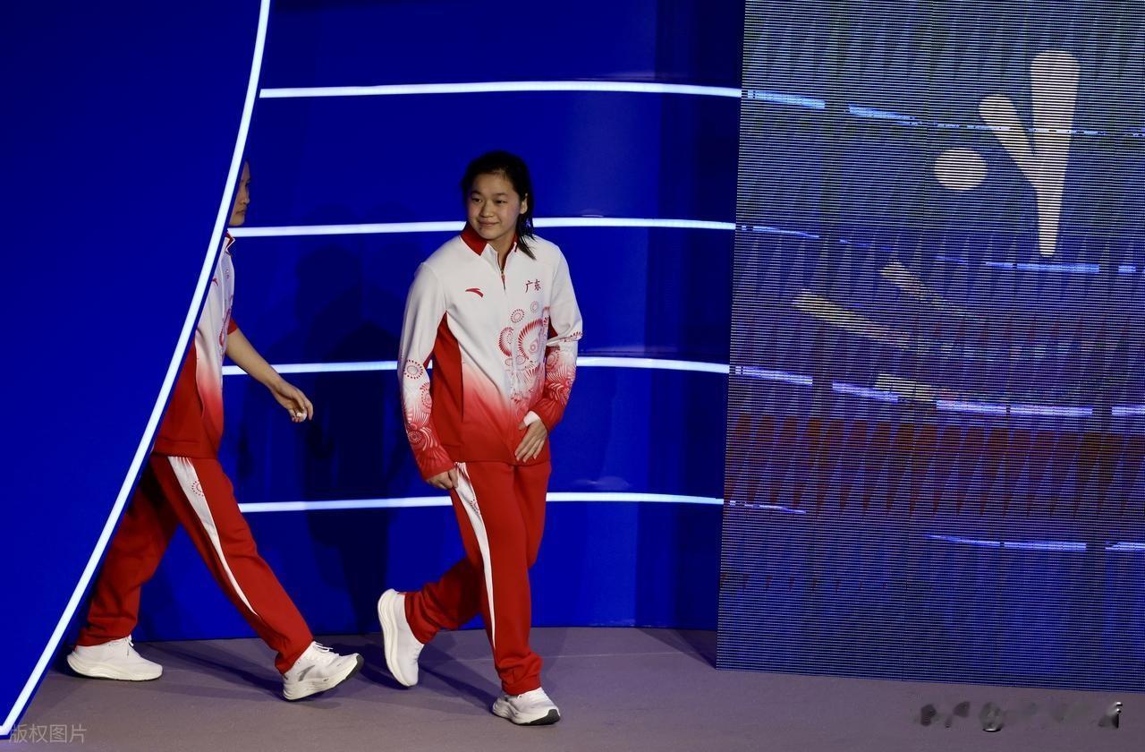 全红婵身材壮不壮、胖不胖，和网友有什么关系呢？人家照样能拿好成绩，这不就够了吗？