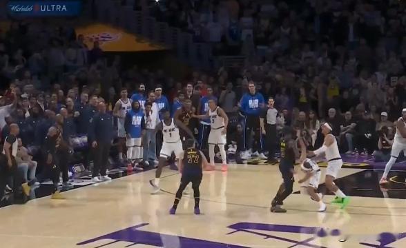 詹姆斯从不甩锅，“你敢给我，我就敢投”，今天湖人对阵魔术队，最后时刻湖人落后一分