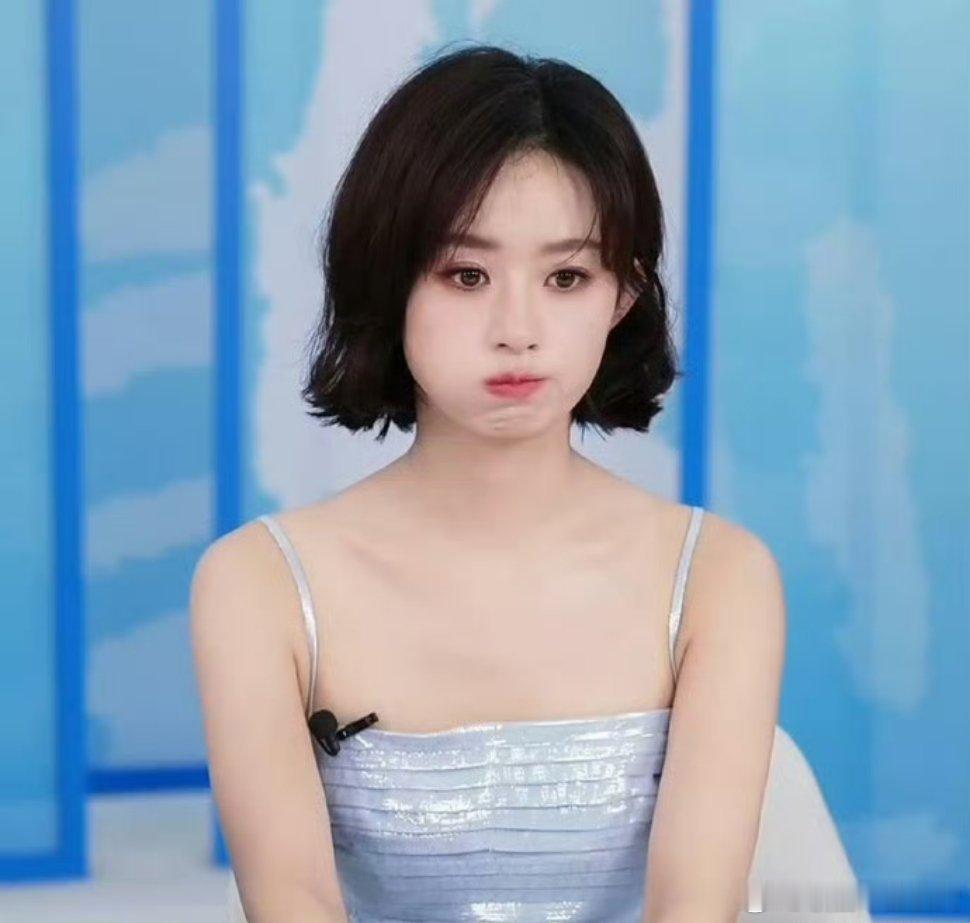 赵丽颖嘟嘴的样子，真的好可爱 ​​​