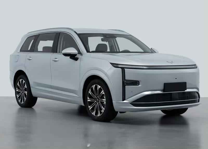 五菱星光 L，尺寸 4980×1930×1760 mm，轴距2950 mm，有 