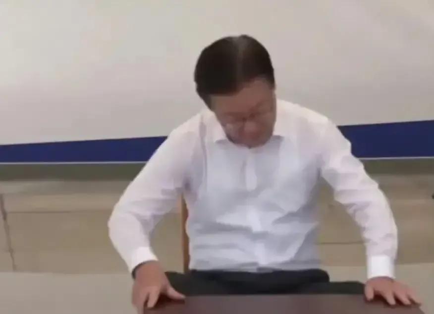 #李在明绝食抗议日本核污水排海#李在明绝食抗议已经九天了，对于一个接近60岁打我
