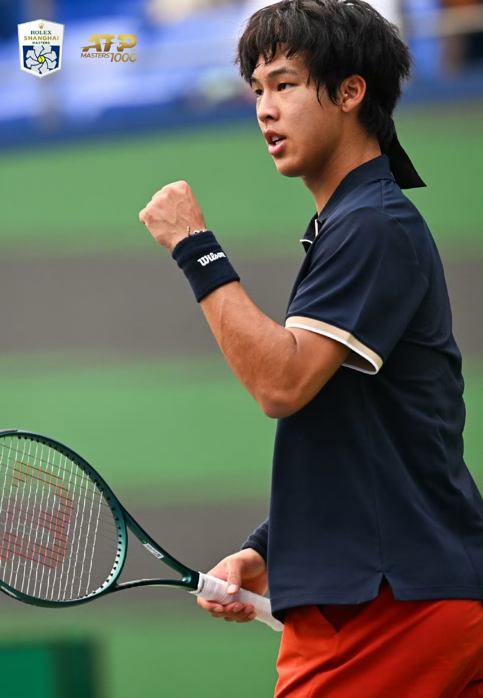 上海大师赛首轮，中国小将周意鏖战三盘，终以7-6(1)、2-6、6-7(3)憾负