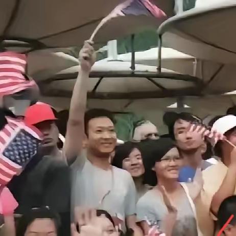 一位美国华人的感慨，最近戳痛了不少人的心。他说，华人精英移民到美国之后，不出两代