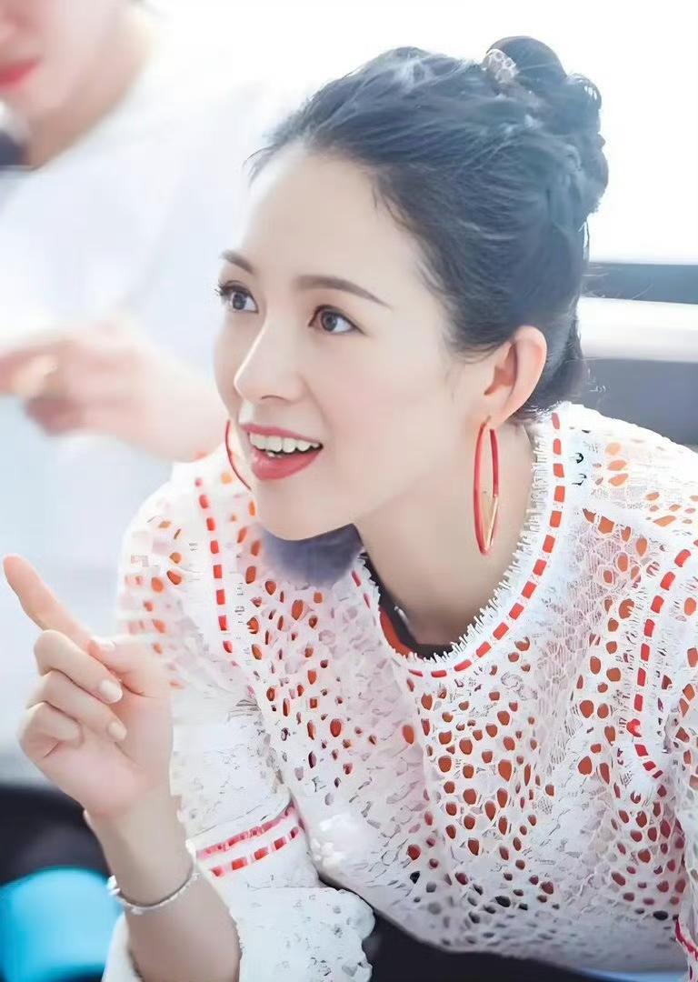 哎我去！快来接一下章子怡的事业运财运吧，几百万撬动3亿，我的妈呀，还能再精明一点