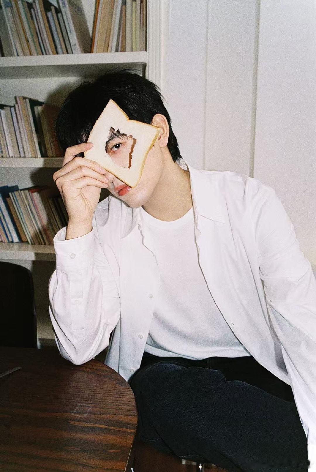 陈飞宇回应焊死在纯爱赛道陈飞宇会多听观众建议陈飞宇清醒又真诚，把观众的评价当成接