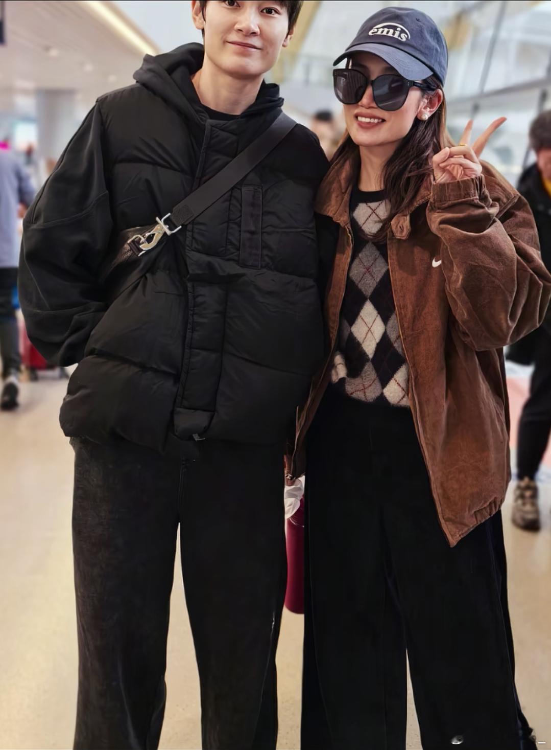 20251118回昆明同班飞机这位博主所发，具体行程咋也不知道图片源于:抖音 拉