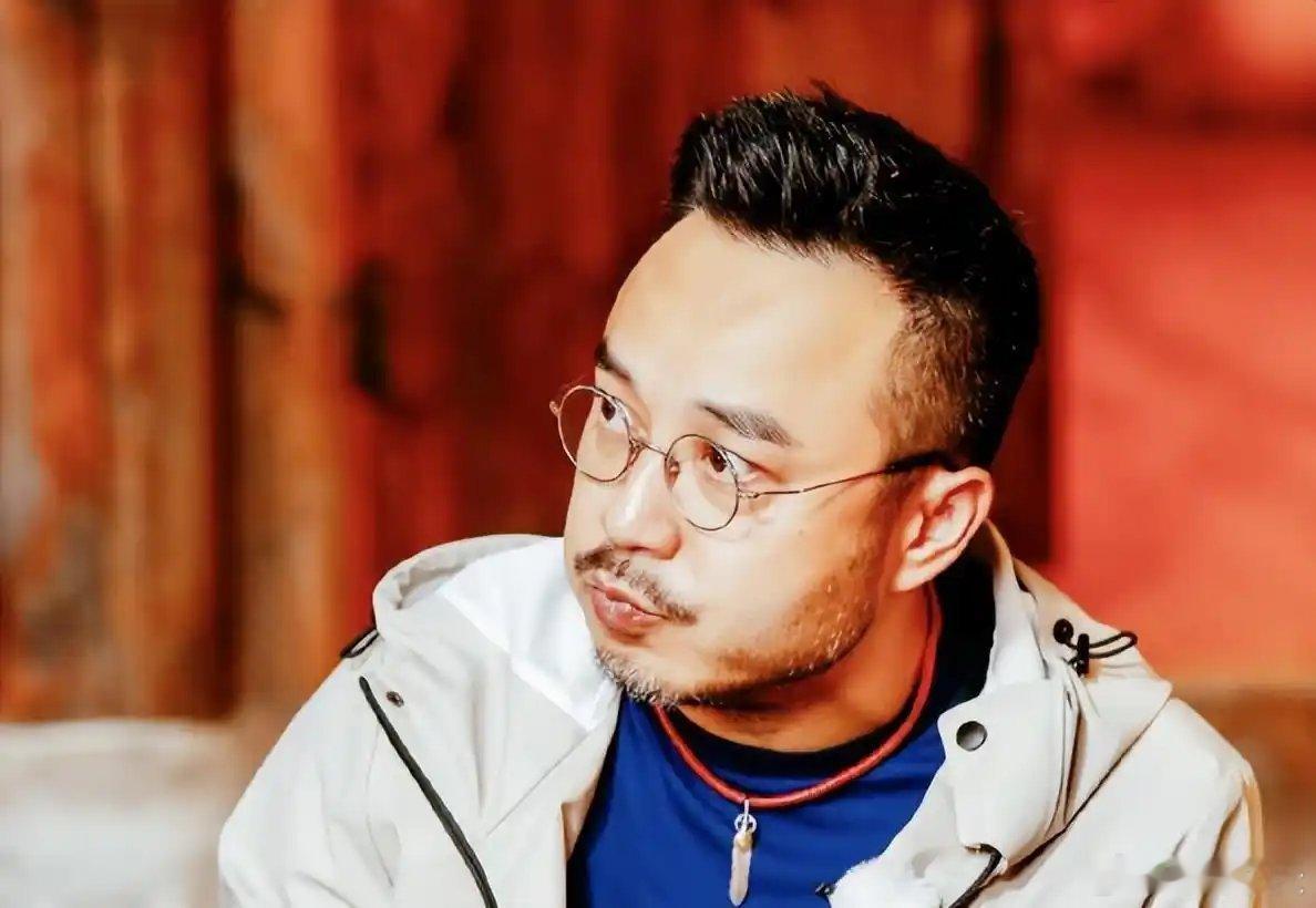 姚晨还能撇一下，自己只是转发，汪涵是出品人，怎么撇得开？5月20日凌晨，电影《监
