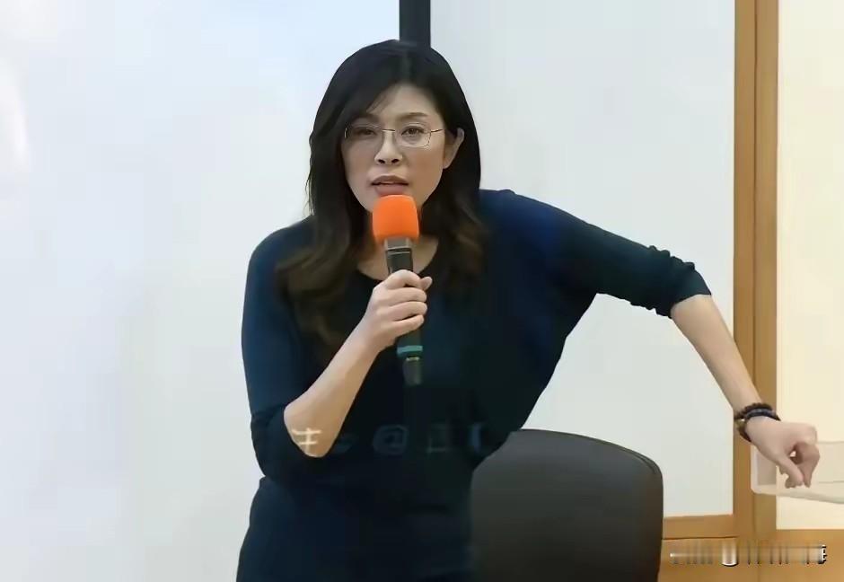 没人敢说的真话！郑丽文在东吴大学撕开了民进党最痛的遮羞布
 
很难想象！当年在议