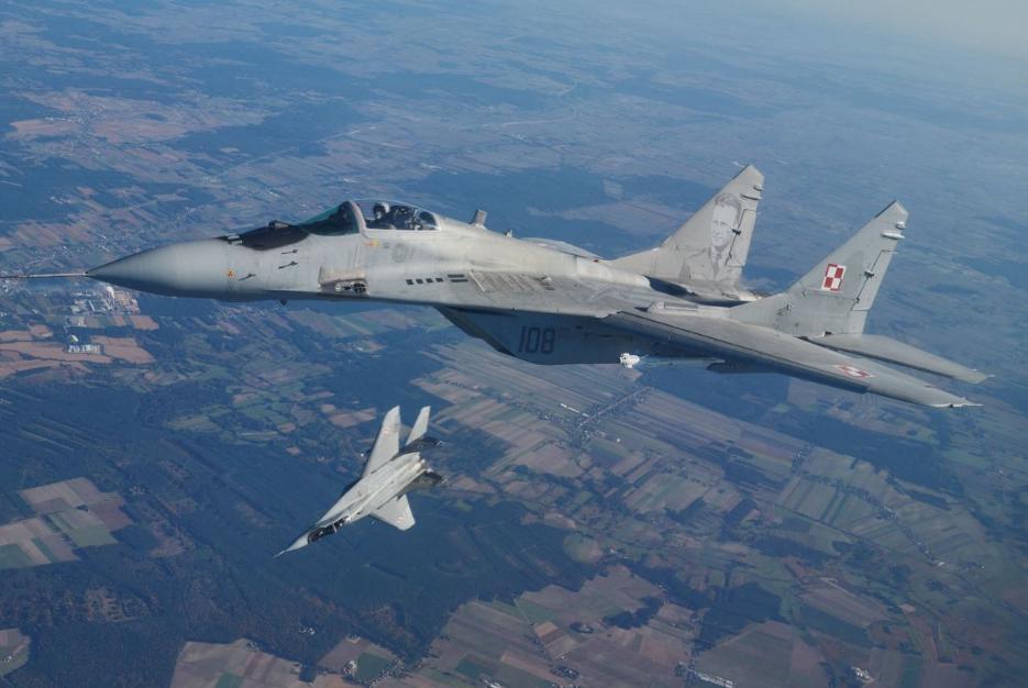 战机换技术！波兰拟送乌米格-29，盯上无人机导弹核心技术
 
12月10日，波兰