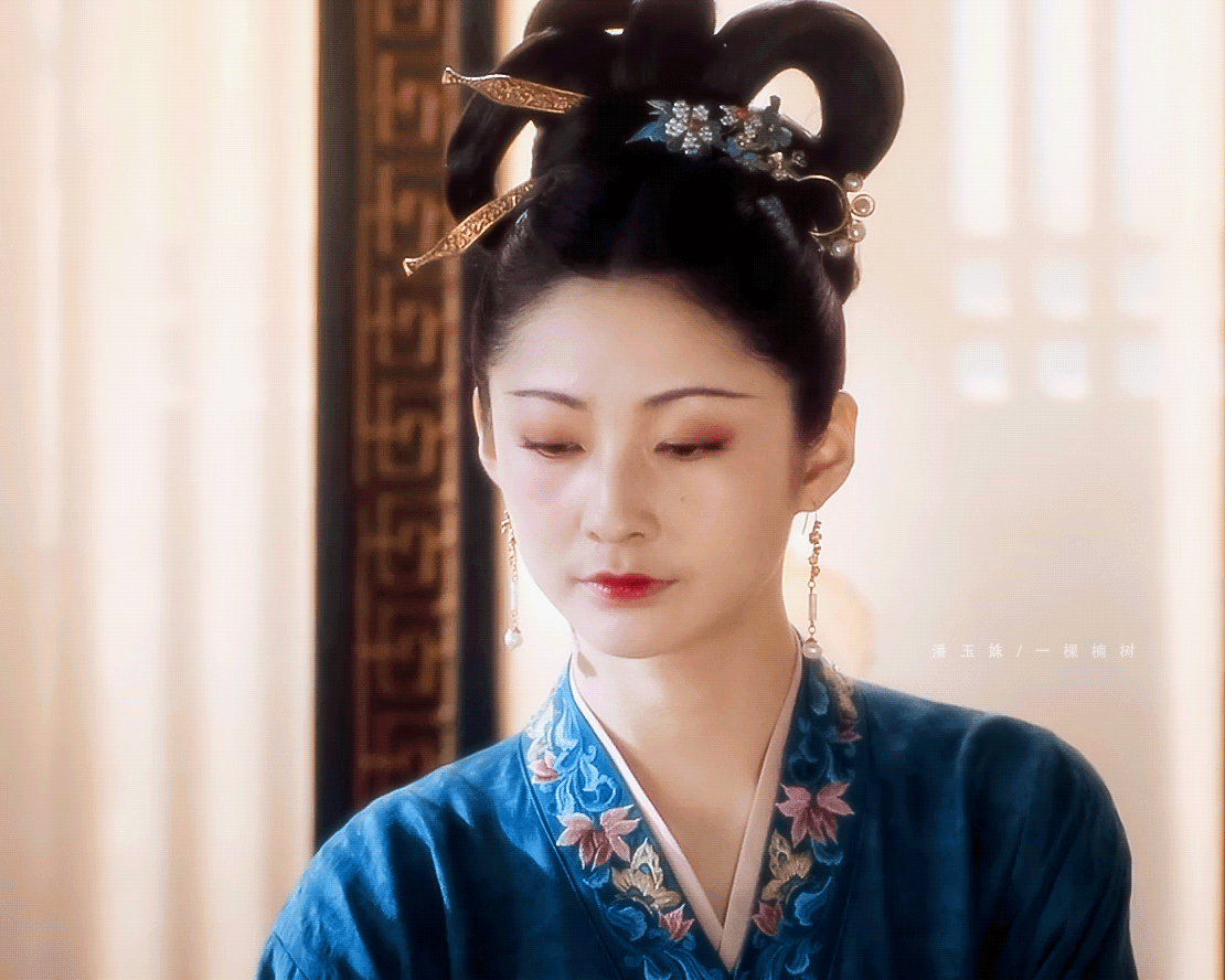 大宋三丧女装梳化共同点是不爱现在流行的八字刘海ps:现在最活跃的是大宋宫词的梳化