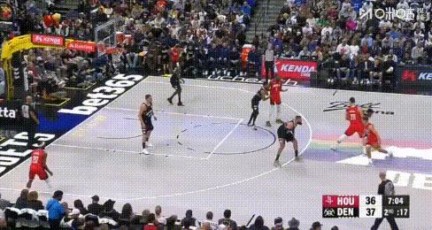 奇兵！奥科吉3三分、谢泼德大帽造15比2。
2节杜兰特连续3分下场后，没想到是奥