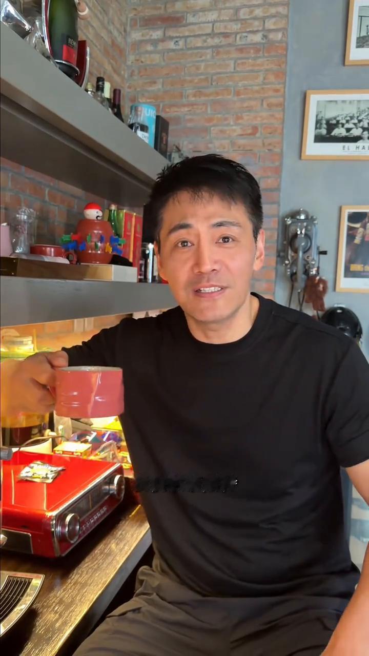 兵哥厨房：海鲜面，超简单冬阴功。
爱心小面，今天我想做一个冬阴功的面，程序还是一