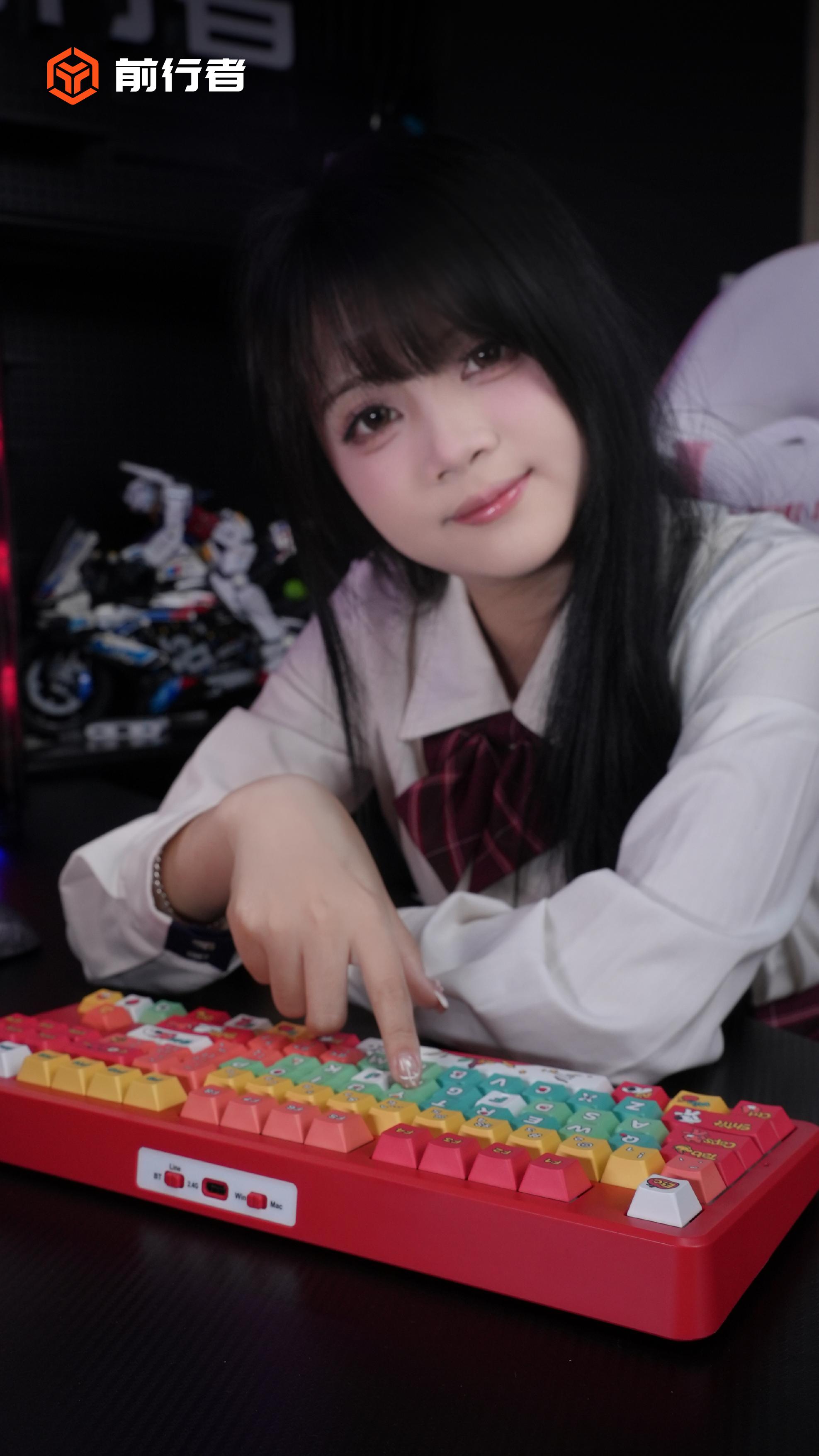 「百大艺术家计划」× 星克物语。「平安喜乐」主题外观 把平安喜乐，藏进...